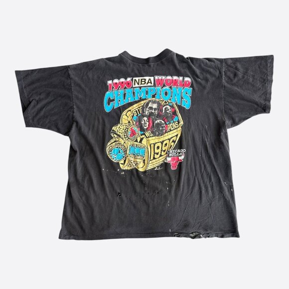 Vintage Black NBA World Champions Chicago Bulls Graphic T-Shirt - Picture 1 of 2